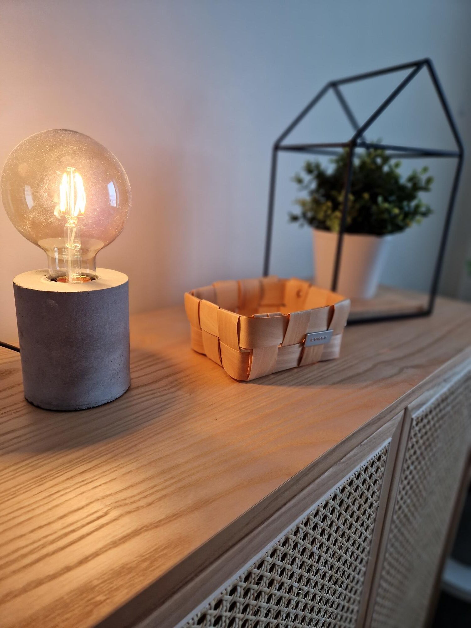 Erikoistunut psykiatrinen hoitoyksikkö Lamppu Rotated